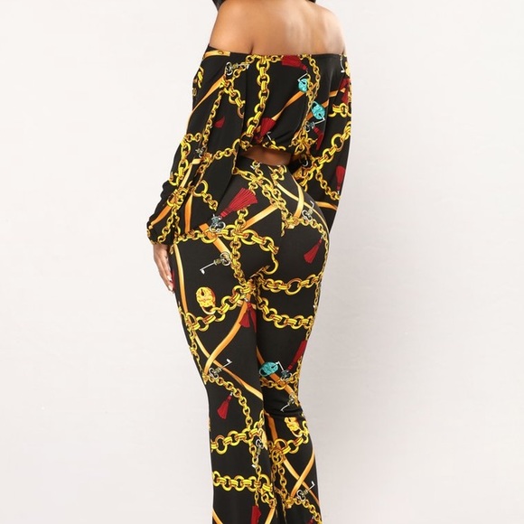 Fashion Nove Love on Lockdown Set - Picture 2 of 4